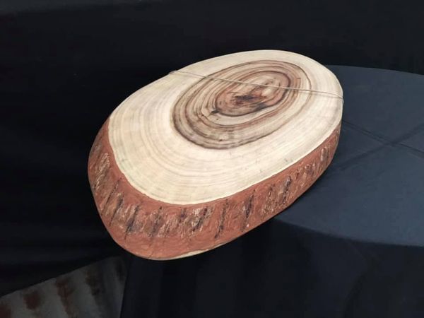 Thick round with bark edge